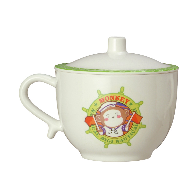 Instant noodle cup with lid
