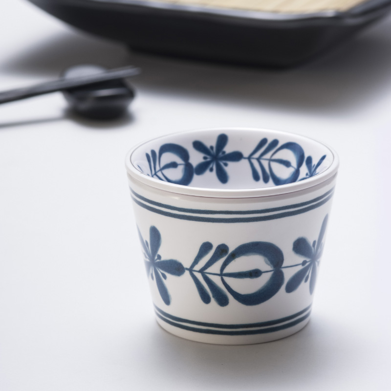 Round mouth cup