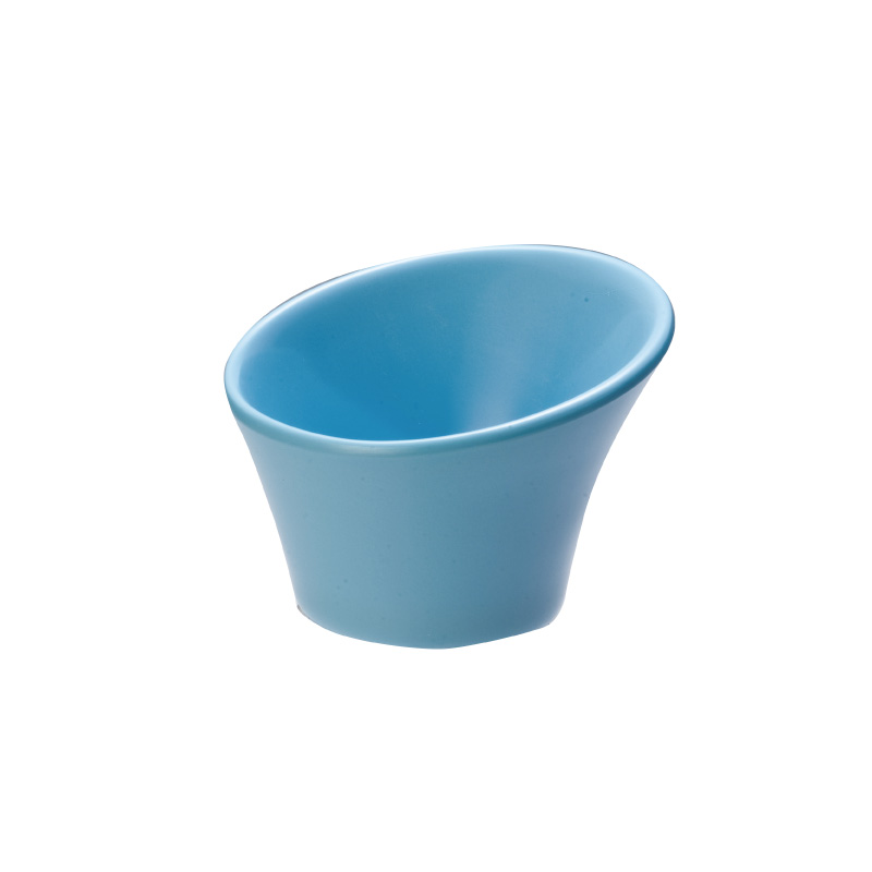 Diagonal sauce cup