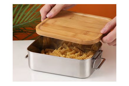 Spill-proof lunch box with bamboo lid